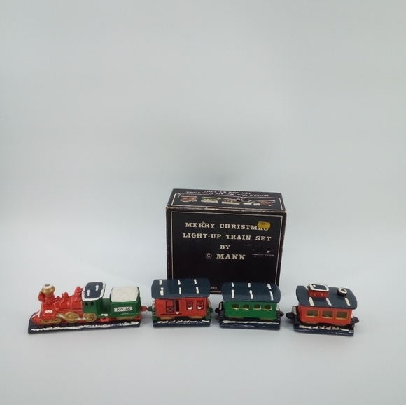 Vintage Seymour Mann Merry Christmas Light Up Train Set Made in Taiwan - Picture 2 of 16